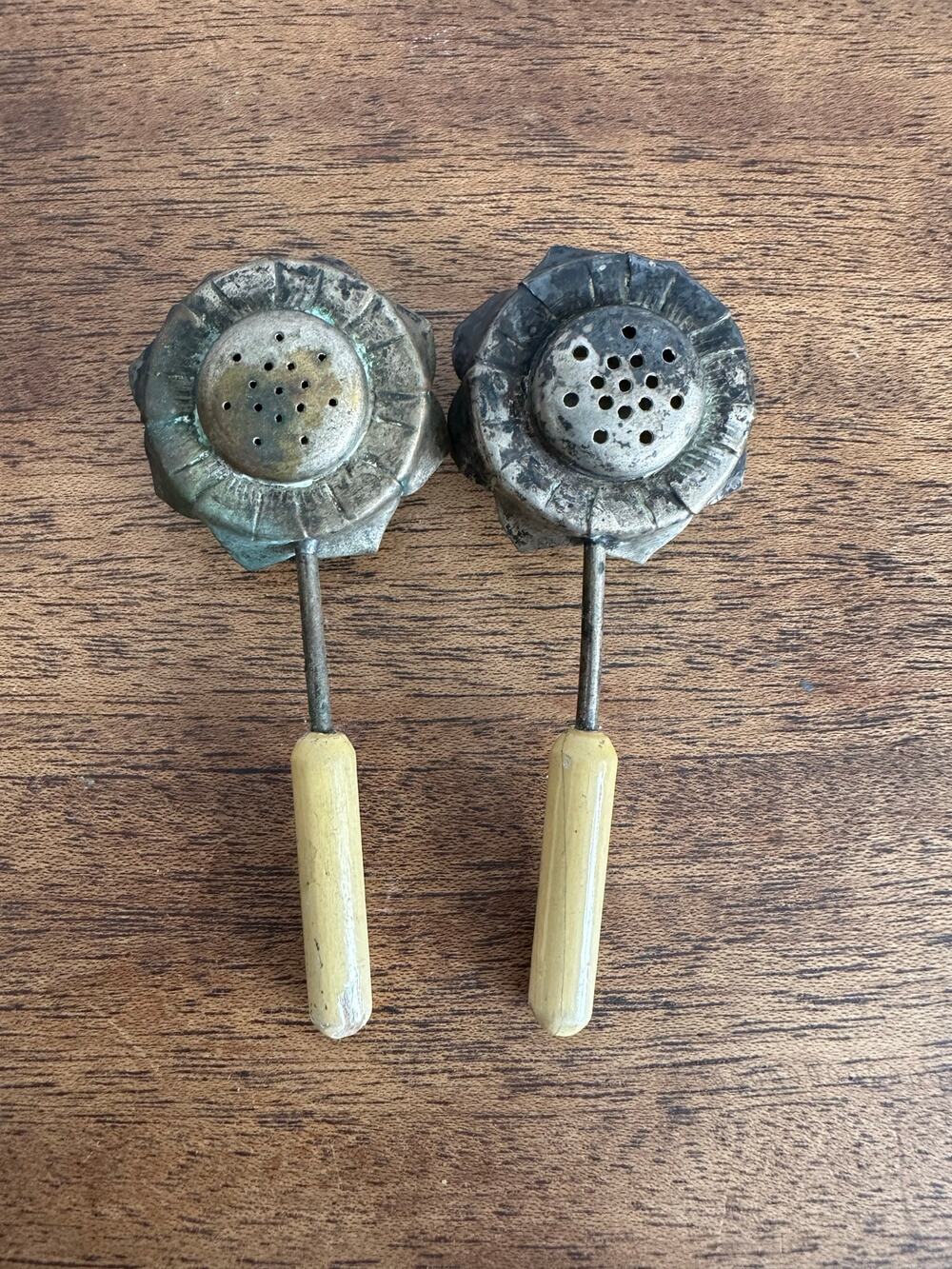 Vintage Silver Pewter Metal Wood Handle Sunflower Salt & Pepper Shakers Patina